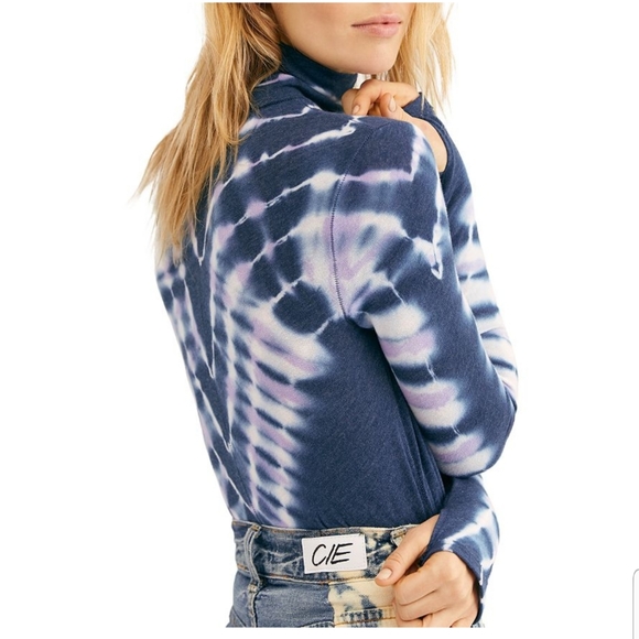 We The Free Psychedelic Turtleneck Top - Picture 3 of 8